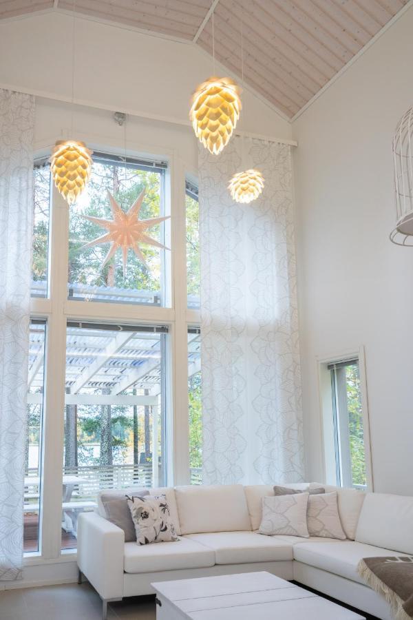 Luxurious Villa Kinos With Jacuzzi Rovaniemi Exteriör bild